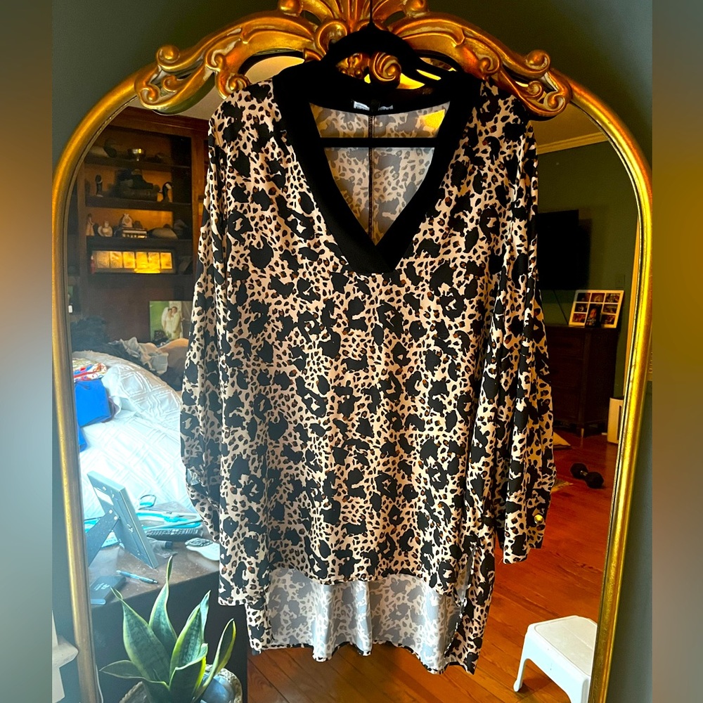 ELOQUII size 18 high low tunic with gold button detail